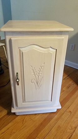 Swivel TV stand with shelving