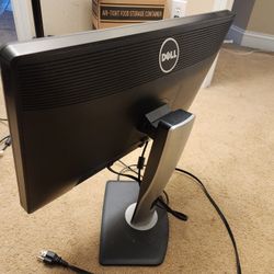 Dell 22" Widescreen LCD Monitor -