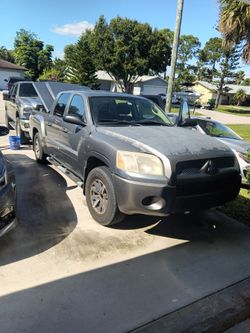 2007 Mitsubishi Raider