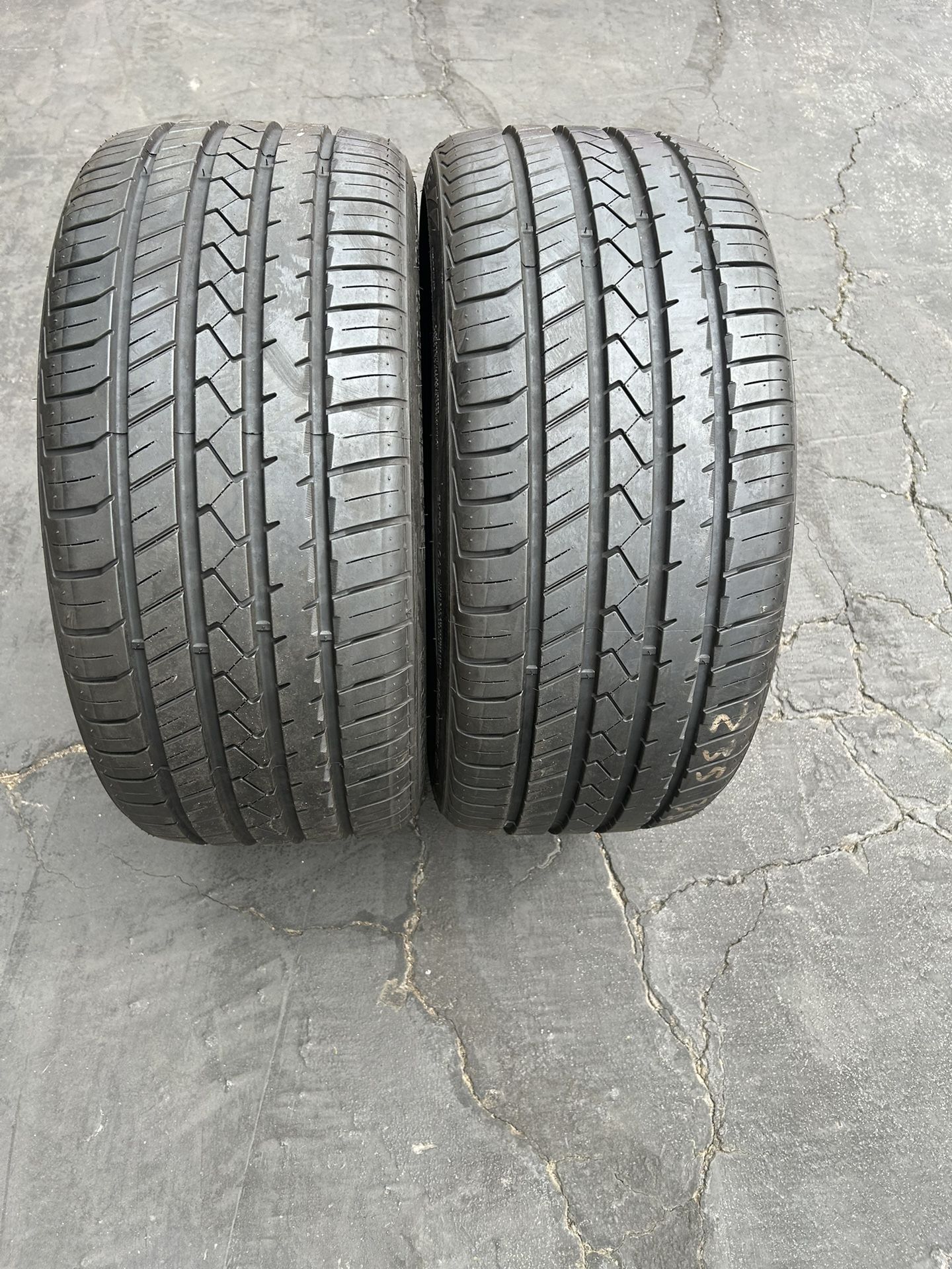 Brand New Tires. 235. 35. 19. Lion Hart