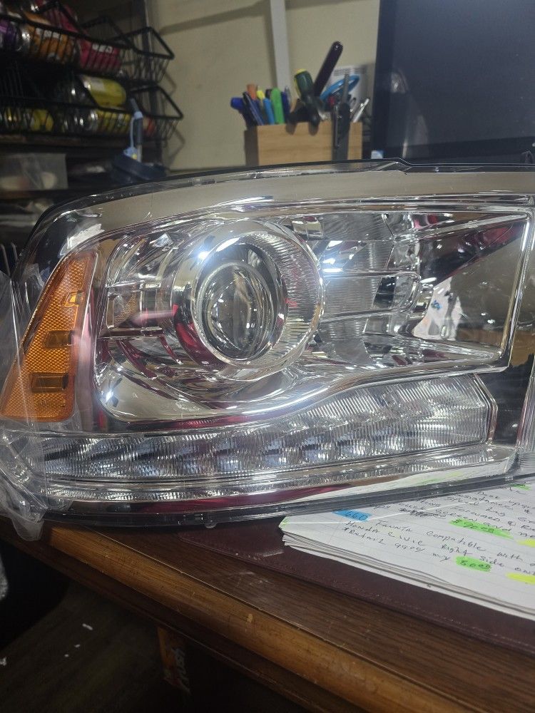 Dodge Ram 1(contact info removed) 3500hd Right Pass Headlight Halogen Depo # 654