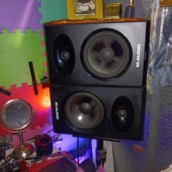 Studio Monitors 