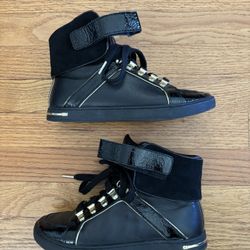 Michael Kors Sneakers Women’s 6M Black Gold Trim *READ DESCRIPTION FOR FLAWS**