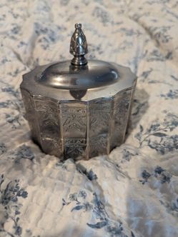 Jewelry box