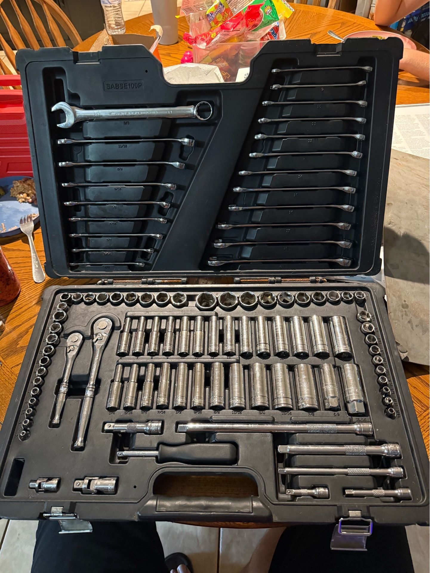 101 pc silver eagle master set complete used $300 retails from Matco $574 located in n Lakeland