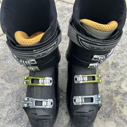 Salomon’s X WAVE 8.0 Men's Downhill Ski Boots