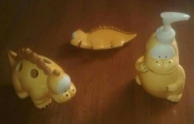 VERY old collectors Dinosaur 3 piece bathroom set
