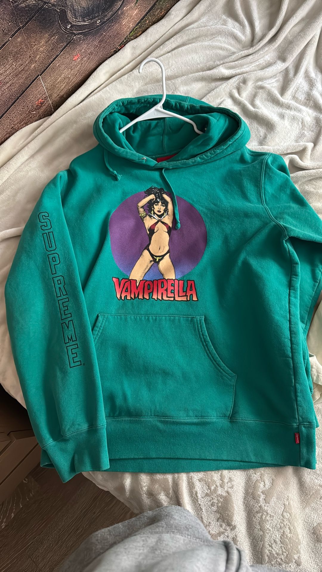 Supreme Vamprella Hoodie XL