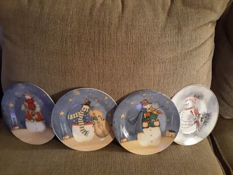 Christmas decorations plates