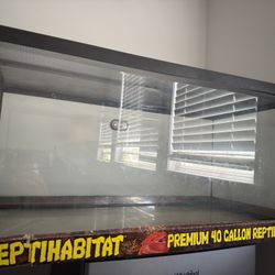 40 Gallon Reptile Habitat w/Dual Heat Lamp 