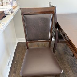 Dinner table with six chairs ￼