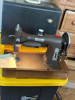 Domestic brand sewing machine w/case