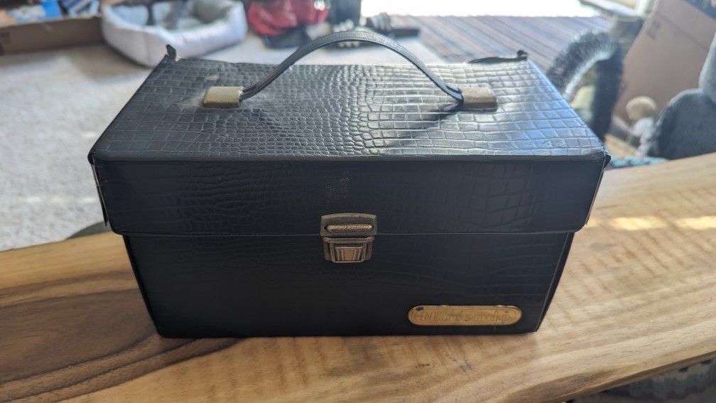 Super Cool VINTAGE NINTENDO CARRYING CASE BLACK LEATHER MAKE OFFER