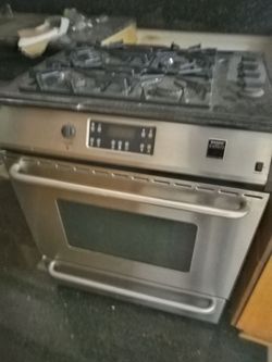 Stove/oven.  Needs to sell asap