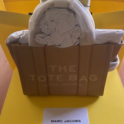 The Small Tote Bag Camel 