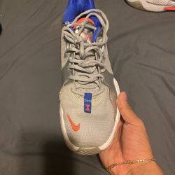 Pg 5 basketball shoes size 10