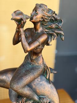 Statue
