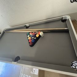 Rally and Roar Pool Table – Excellent Condition 🎱