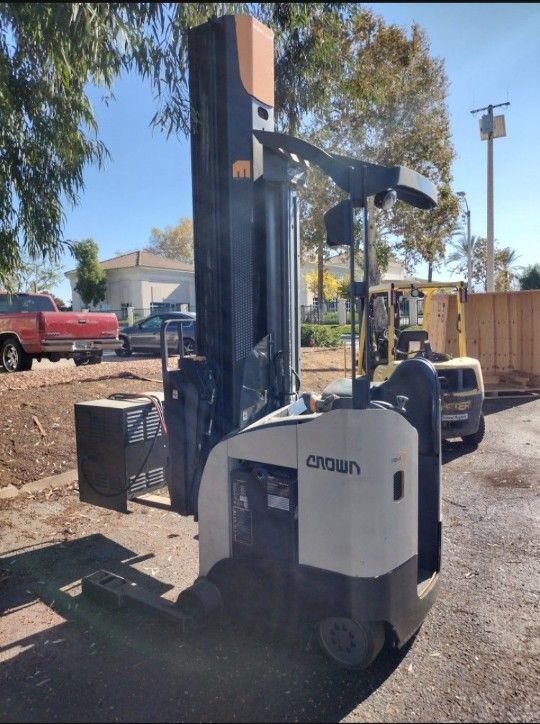 Crown Reach Forklift