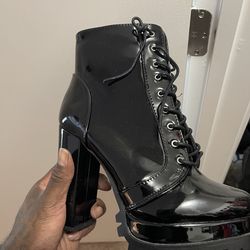 Women’s brand new boots. Size 9w