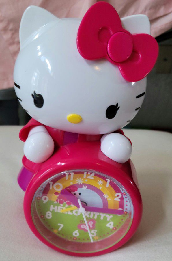 Sanrio Hello Kitty Clock for Sale in Garden Grove, CA - OfferUp