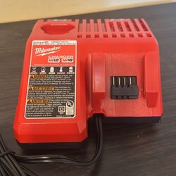 NEW MILWAUKEE M12/M18 CHARGER 