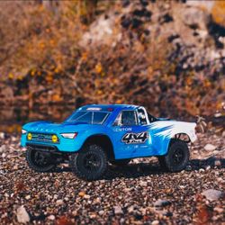 ARRMA Senton 4x4 Short Course Truck + Extra Battery
