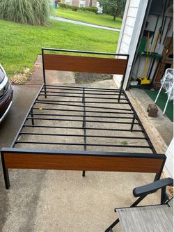 Industrial wood and metal queen Bedframe