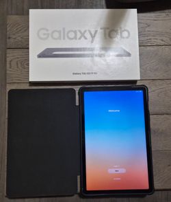 BRAND New Samsung S10