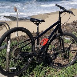 Trek Verve 1. 21 Speed Small Size Lightweight Aluminum Frame With Hydraulic Disc Brakes 