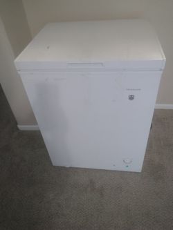 Frigidaire White Chest Freezer