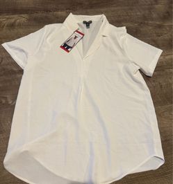 New Women’s Dress Shirt Medium
