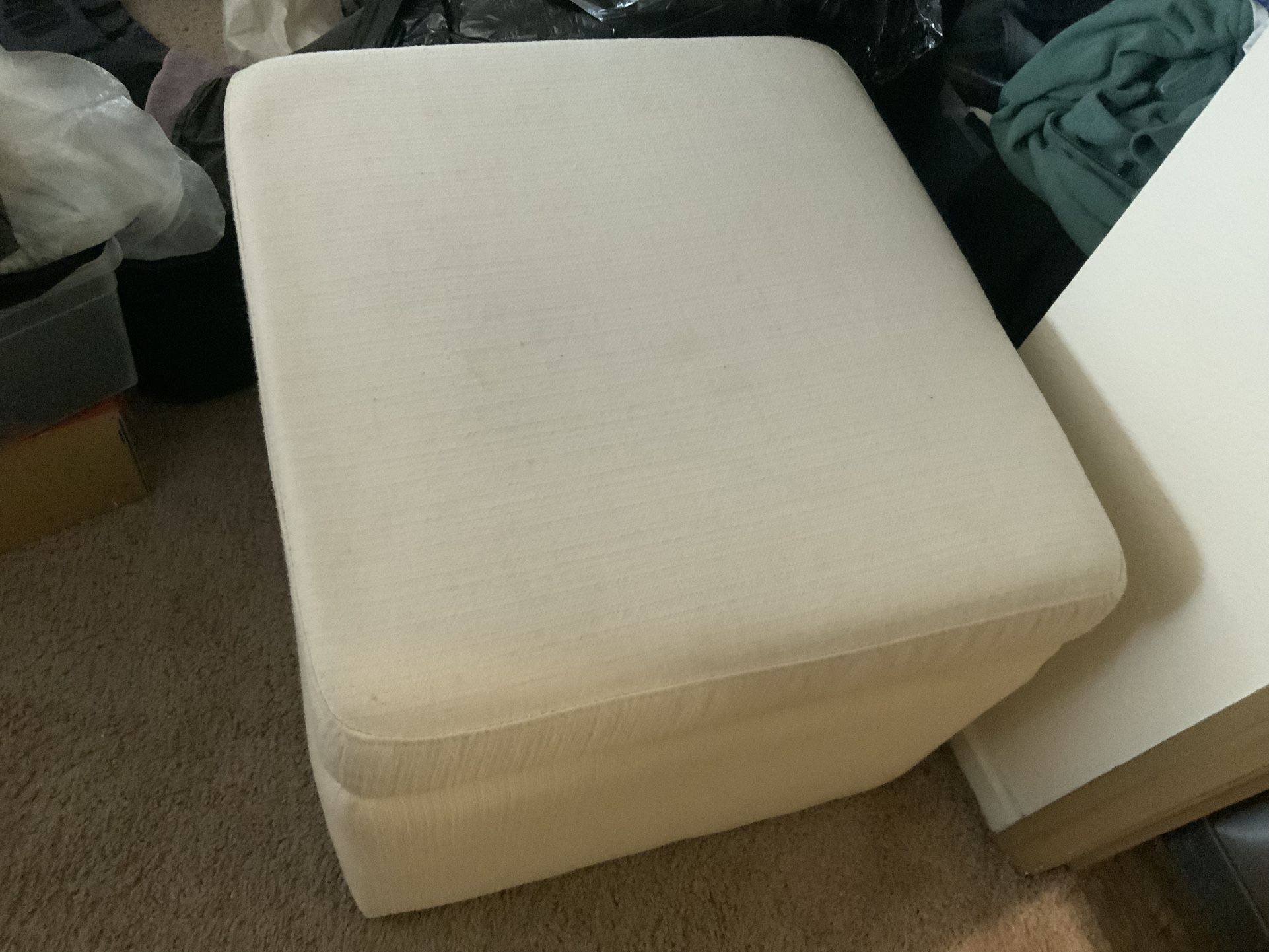 Storage Ottoman 21x20