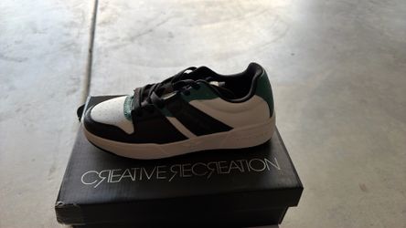 Creative Women’s 8