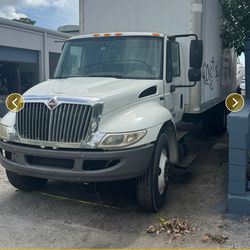 2012 International Track Diesel Engine Lift Gate