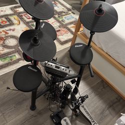 Carlsbro CSD130 Electronic Drum Kit with Junior Throne
