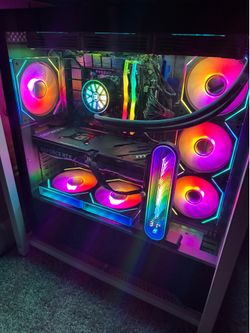 High-end Gaming pc desktop with 3 monitors