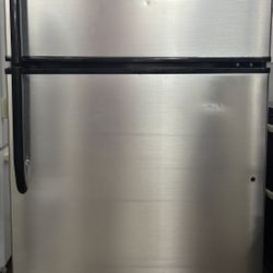 GE Top Freezer Refrigerator 
