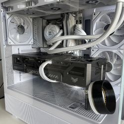 ASUS TUF 5090 Graphics Card 32GB