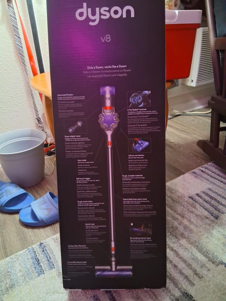 Dyson.v8