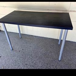 IKEA ADJUSTABLE LAGKAPTEN TABLE  (DELIVERY AVAILABLE