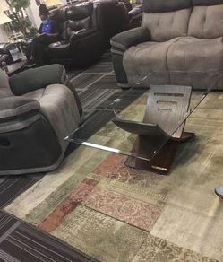 Beautiful coffe tables and two end tables!