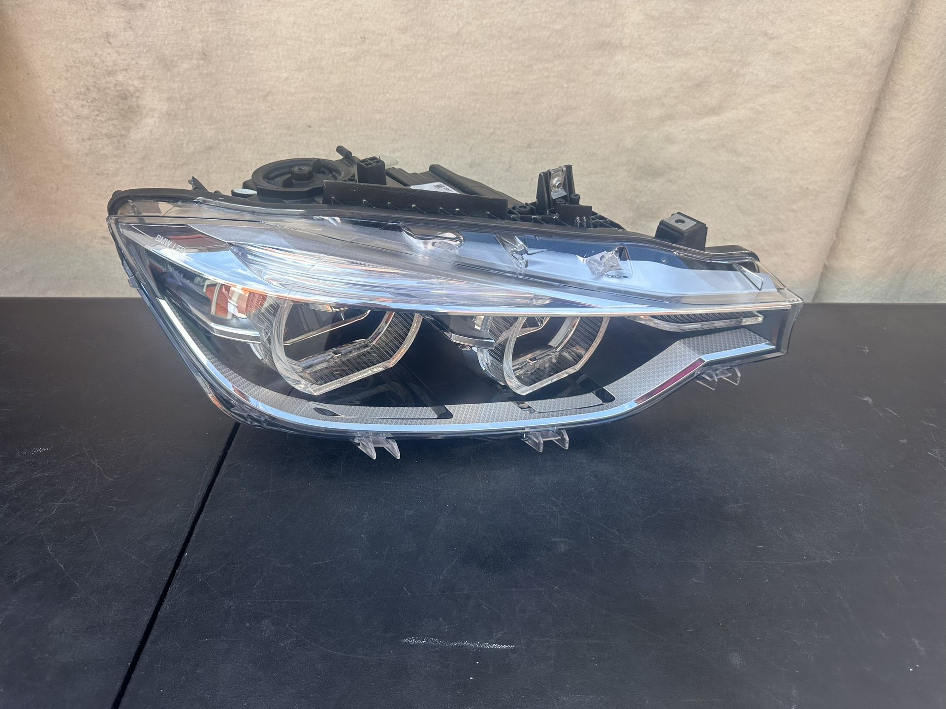 2016-2019 BMW 3 SERIES HEADLIGHT SIDE RIGHT OEM