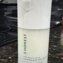 Honest Beauty Sensitive Skin Daily Calm Lightweight Moisturizer 1.7oz