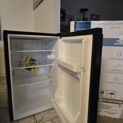 Insignia Refrigerateur