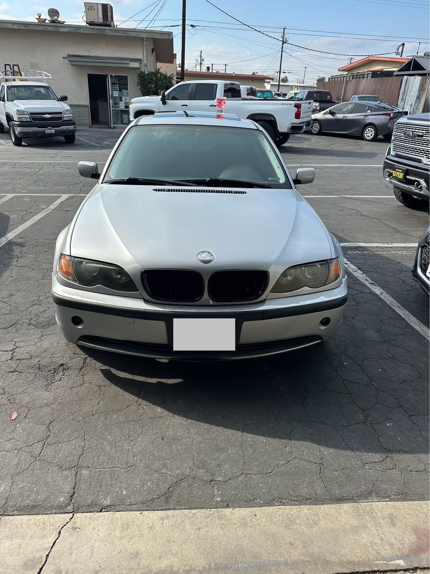 2004 BMW 325i