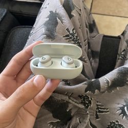 Beats Solo Buds