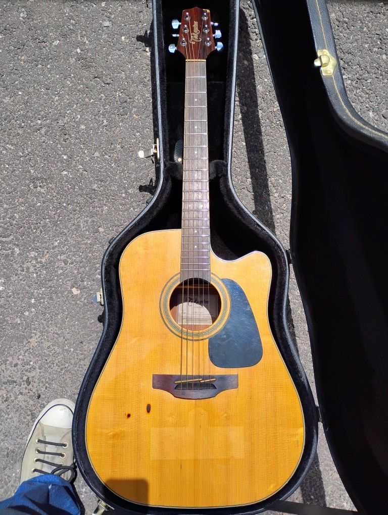Takamini Acoustic Electric Guitar With Guitar Case