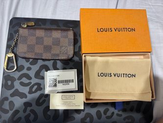 LV Cardholder