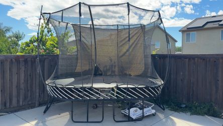 Spring free trampoline